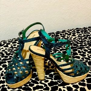 Mark by Avon Teal Snake Print and Straw Platform High Heel Size 7